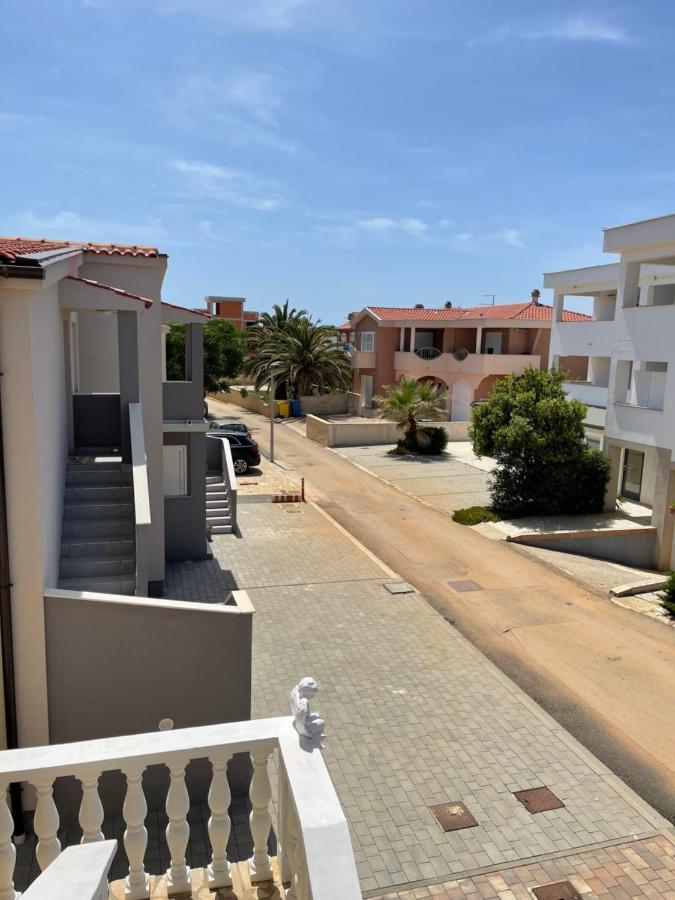 Apartments Villa Engeli Vir Luaran gambar