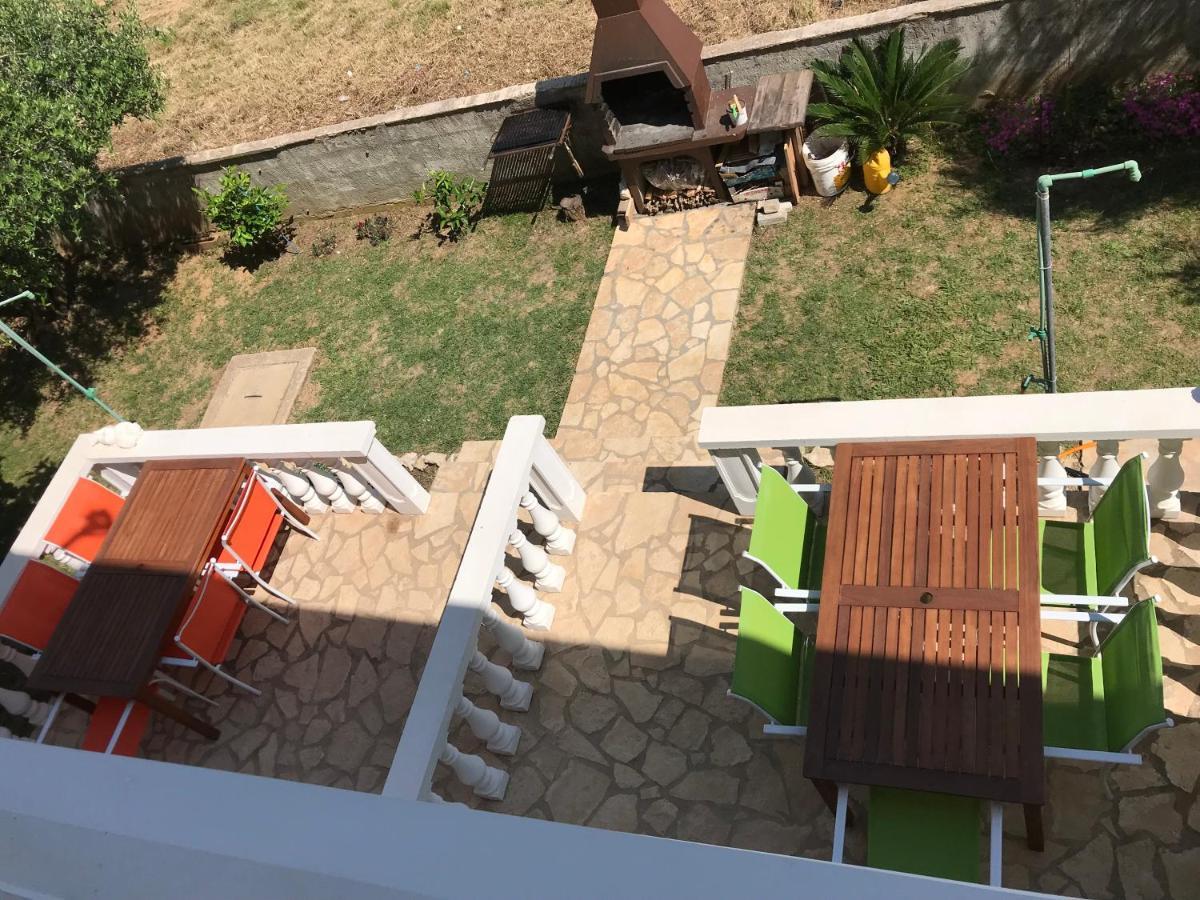 Apartments Villa Engeli Vir Luaran gambar
